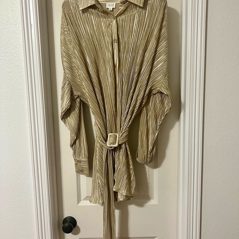 Le Lis Metallic Gold Pleated Blouse